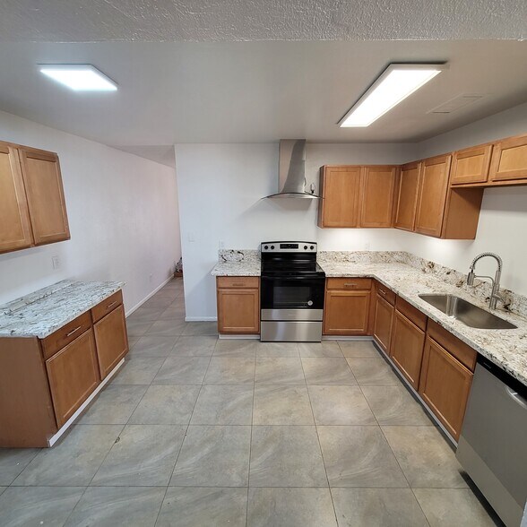 Building Photo - 4718 E Alta Vista Rd