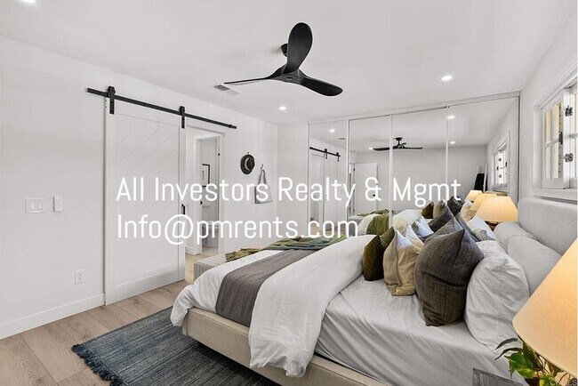 Building Photo - 4959 Park Dr