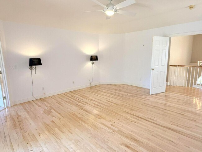 Building Photo - Westside Alamo Custom Estate With Beautifu...