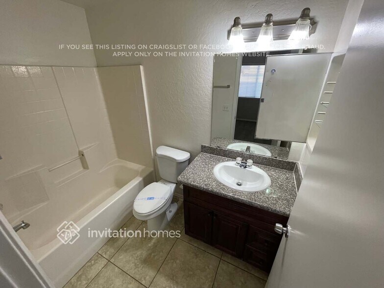 Building Photo - 1309 W Mohave St