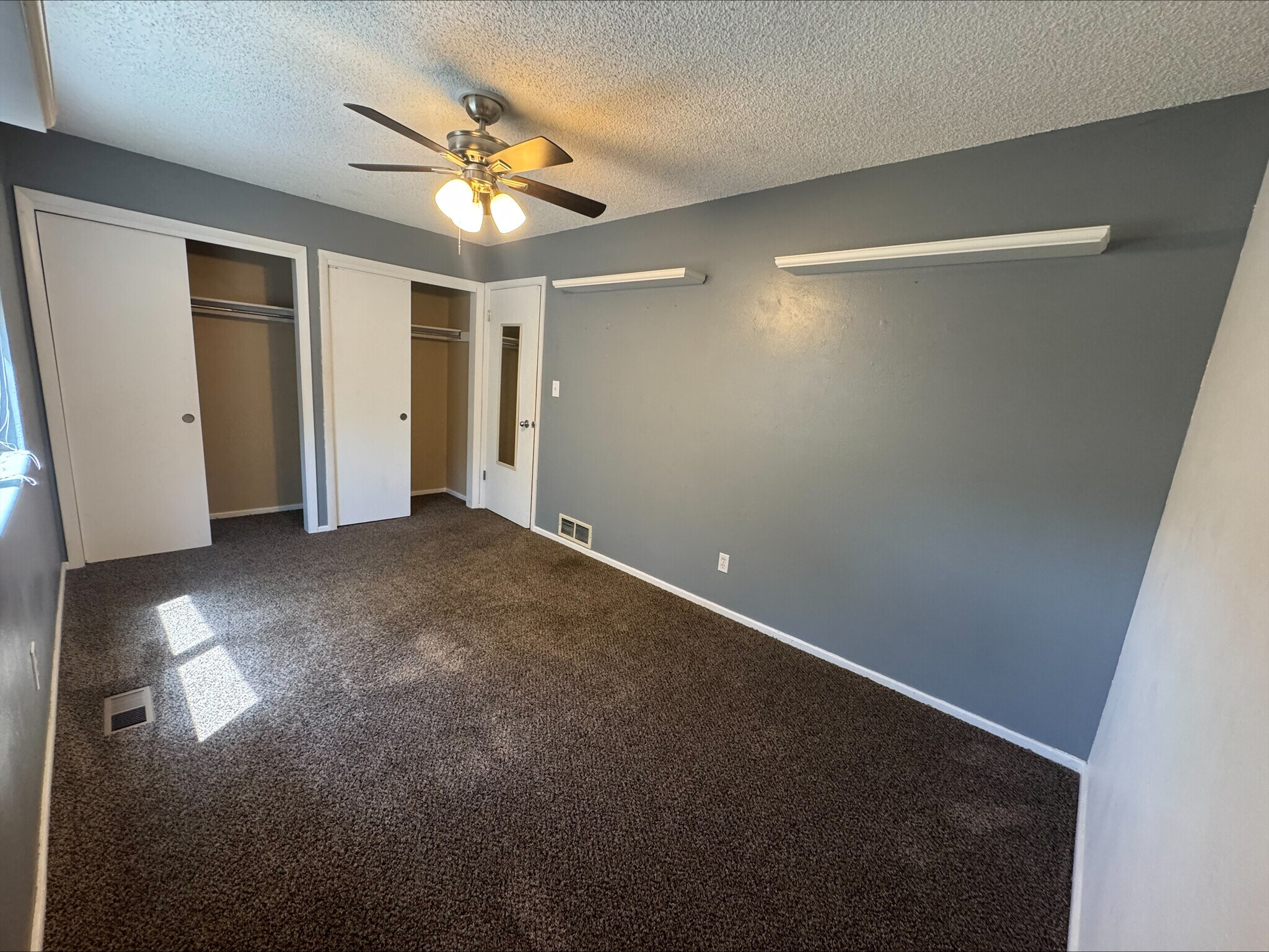upstairs 2nd bedroom - 5879 S Oak St