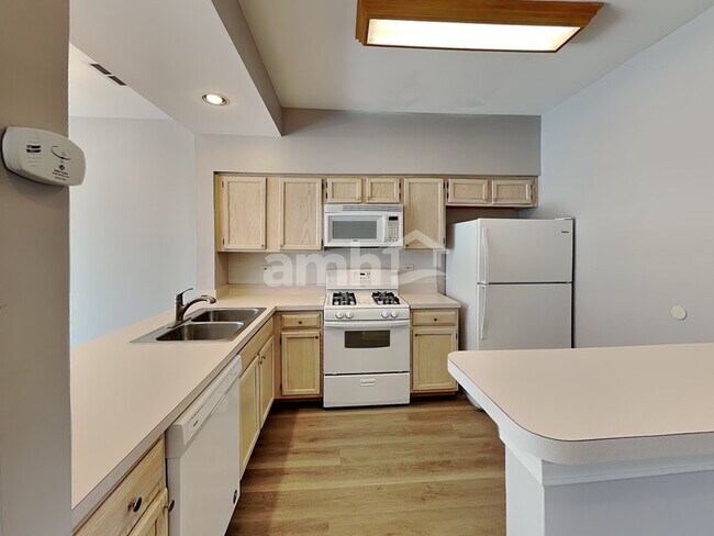 Building Photo - 104 Polaris Dr