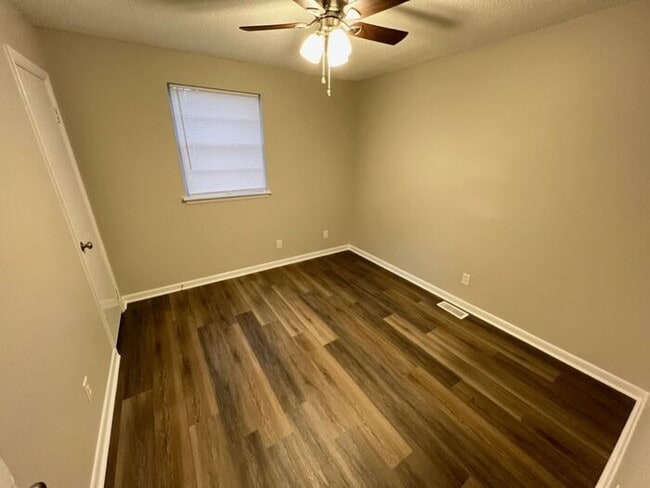 Building Photo - Remodeled 3 Bed Home Near Downtown Raleigh