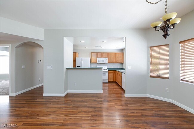 Building Photo - 9330 W Maule Ave