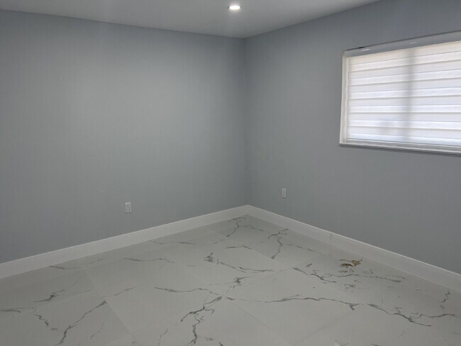 Building Photo - "Charming 2-Bed Retreat Waterfront W/Pool ...