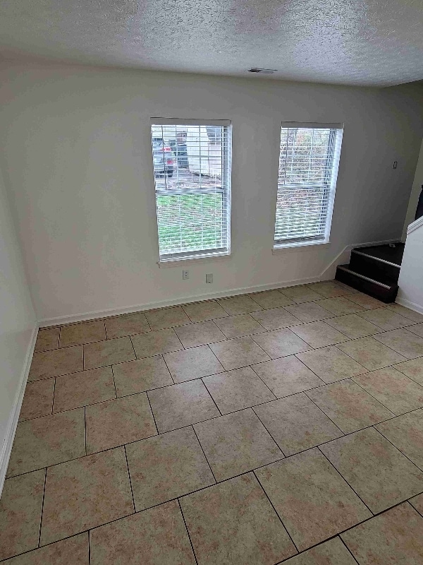 Building Photo - 739 W 8th St