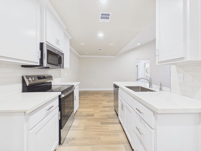 Building Photo - 9770 Elite St
