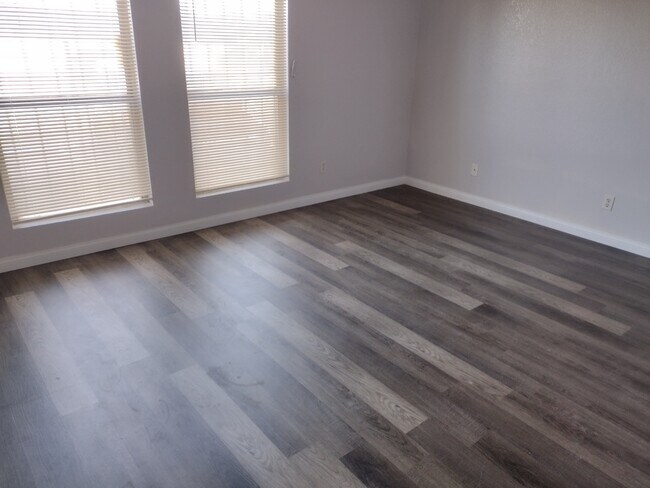 Building Photo - 3769 Carlye Dr #65