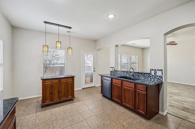 Building Photo - 724 Kentucky Derby Ln