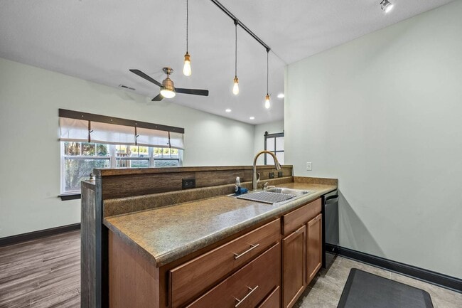 Building Photo - 123 Foxden Dr