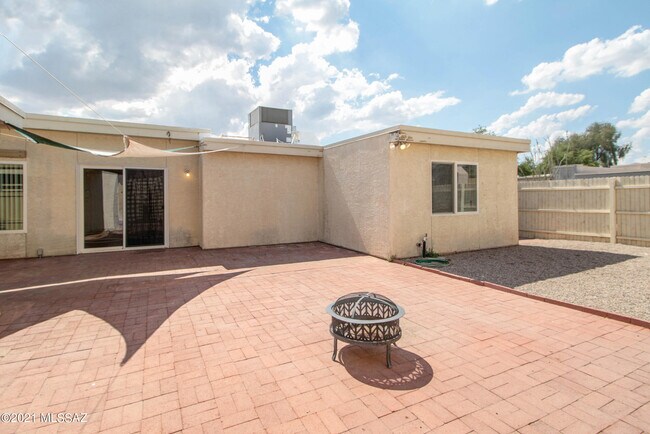 Building Photo - 4465 E Mossy Brook Pl