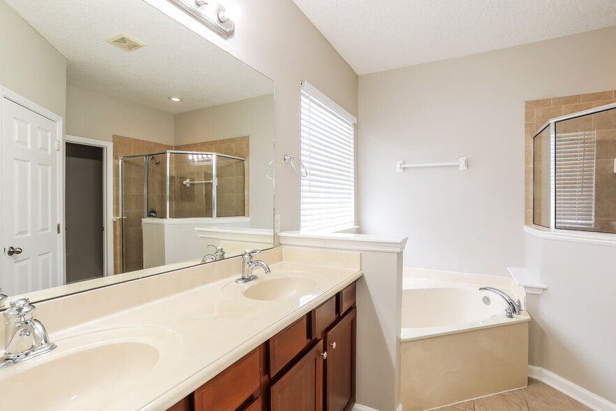 Building Photo - 3479 Waterford Oaks Dr