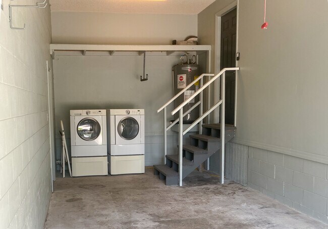 Building Photo - 7607 S Sherrill St