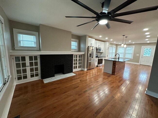 Building Photo - Deming Ave 2697-2699 NSLLC