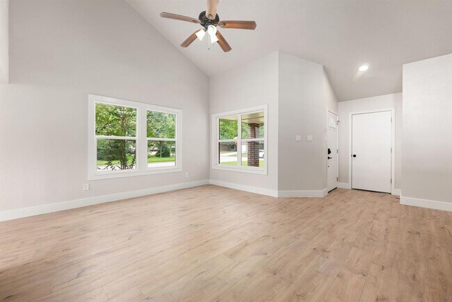 Building Photo - 90 W High Oaks Cir