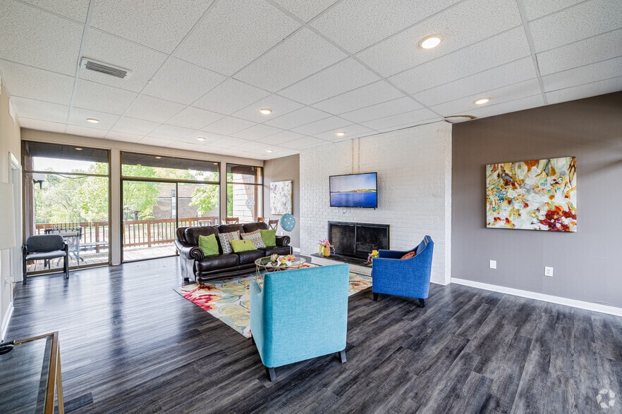 Primary Photo - Cabin Creek Apartments