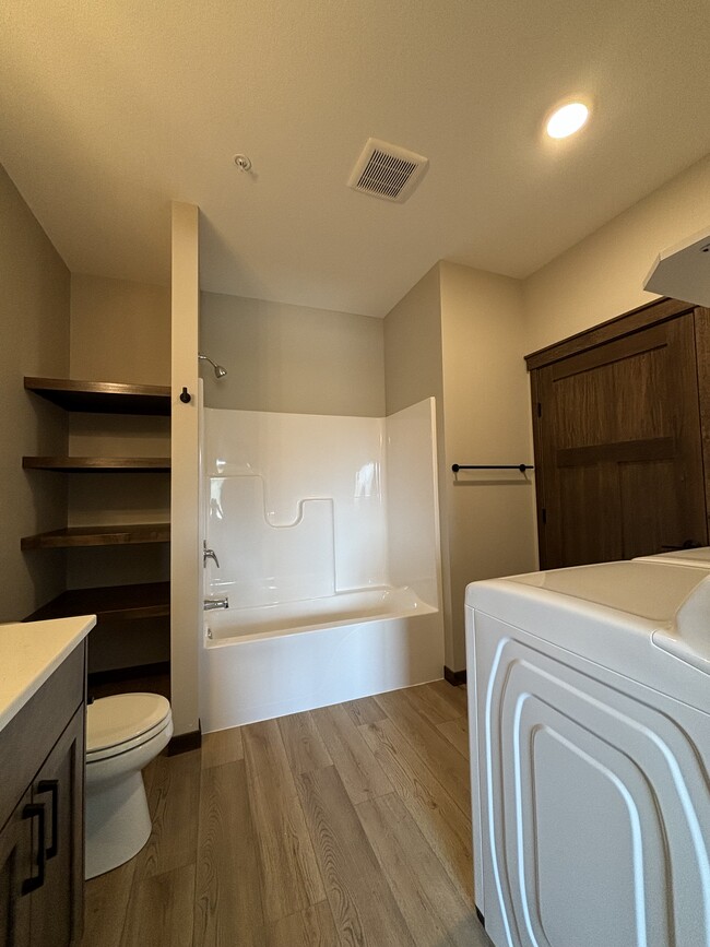 1 Bedroom Bathroom - 520 1st Avenue