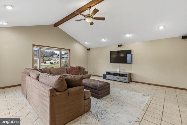 Building Photo - 2713 Wesleyan Dr