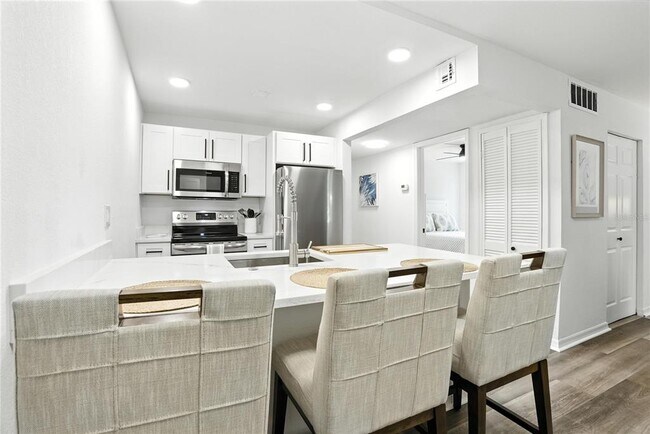 Building Photo - 1799 N Highland Ave