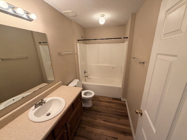 Building Photo - 7212 Bogey Ln