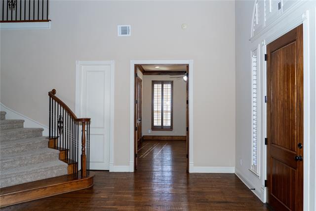 Building Photo - 1836 Walnut Springs Dr