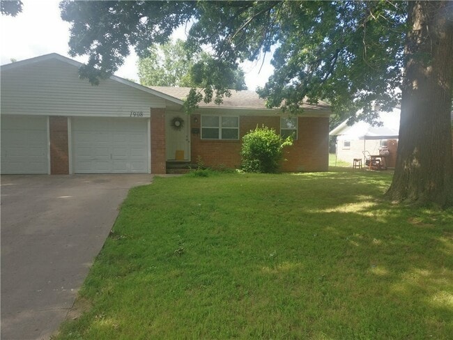 Building Photo - 1908.5 Westwood Ave