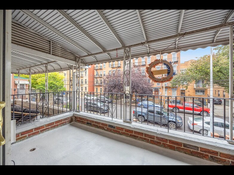 Building Photo - 2431 43rd St