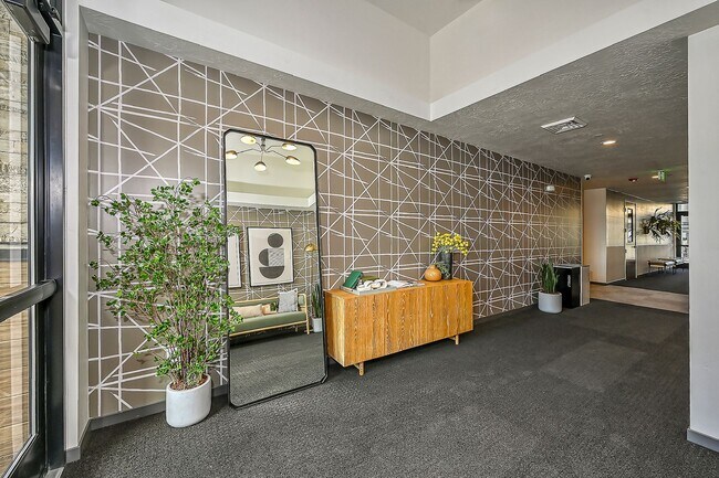 Building Photo - Luxury Condo steps from the Boise River an...