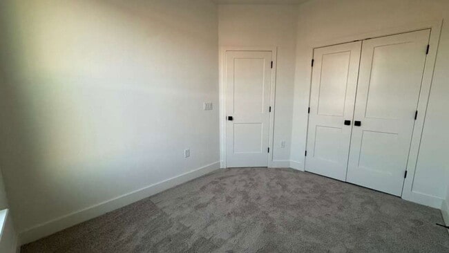 Building Photo - 15244 Groveside Rd