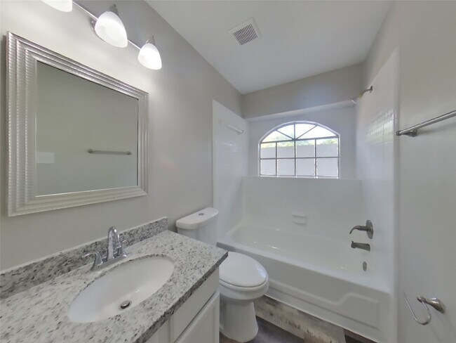 Building Photo - 7114 River Garden Dr