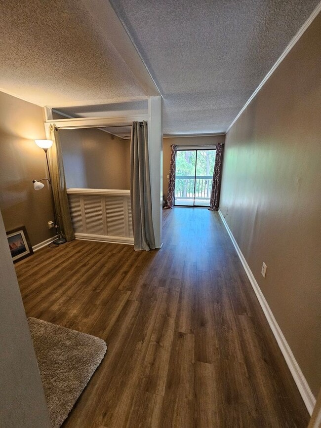 Building Photo - 610 Putters Ln