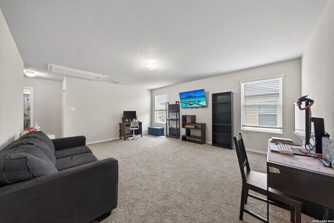 Building Photo - 4 Bedroom/2.5 Bath Summerhill Subdivision