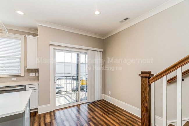 Building Photo - 290 Spring Ave