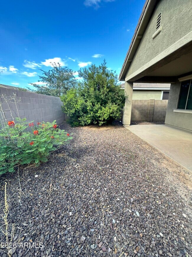 Building Photo - 3030 E Quartz St