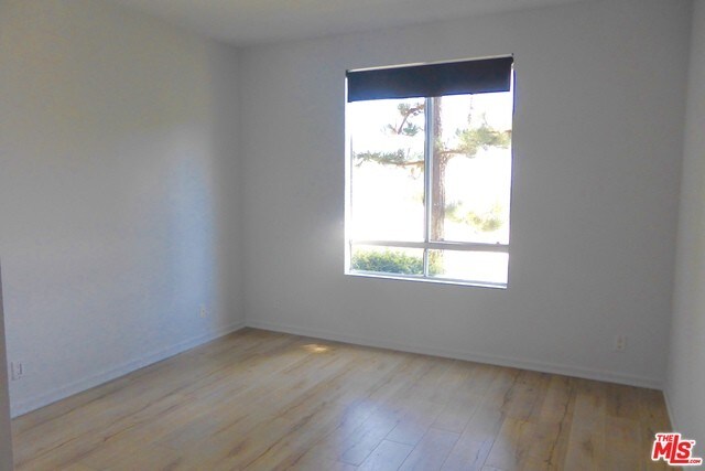 Building Photo - 1211 Sunset Plaza Dr