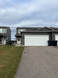 Building Photo - 1983 Greatview Dr