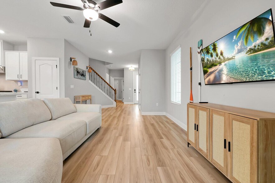 Building Photo - 7692 Somersworth Dr