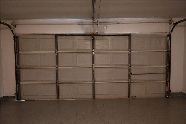 Building Photo - 22119 Singing Spurs Dr