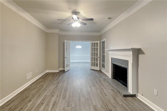 Building Photo - 3002 Mulberry St