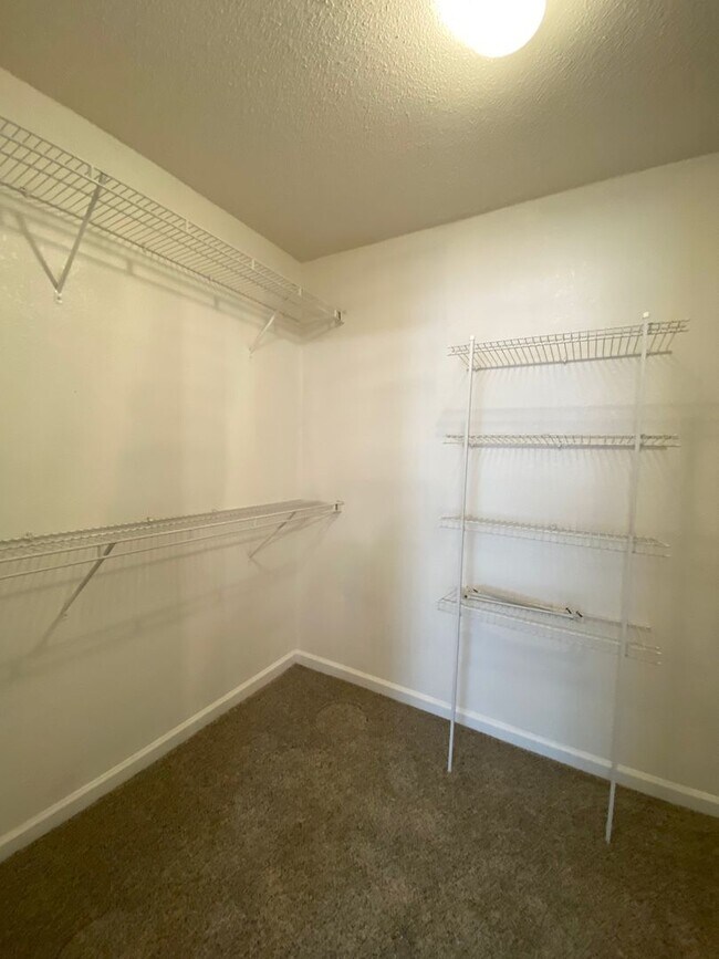 Building Photo - Adorable 3 Bedroom 3 Bath in Preston Green