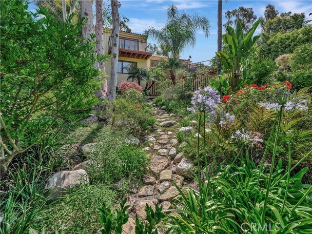 Building Photo - 3635 Serra Rd