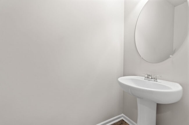 Building Photo - 3 bed 2.5 bath Townhome in Jonesboro!