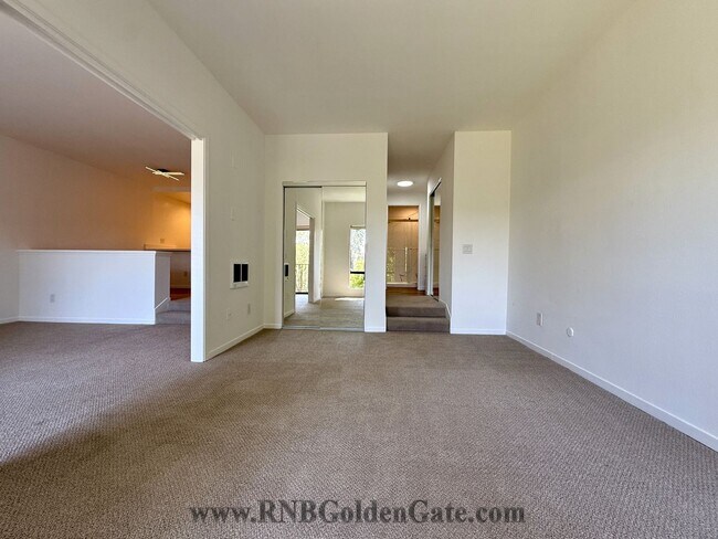 Building Photo - Recently Updated One Bedroom condo in the desirable Shelter Ridge Complex for rent!