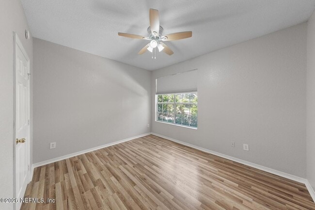 Building Photo - 13703 Richmond Park Dr N