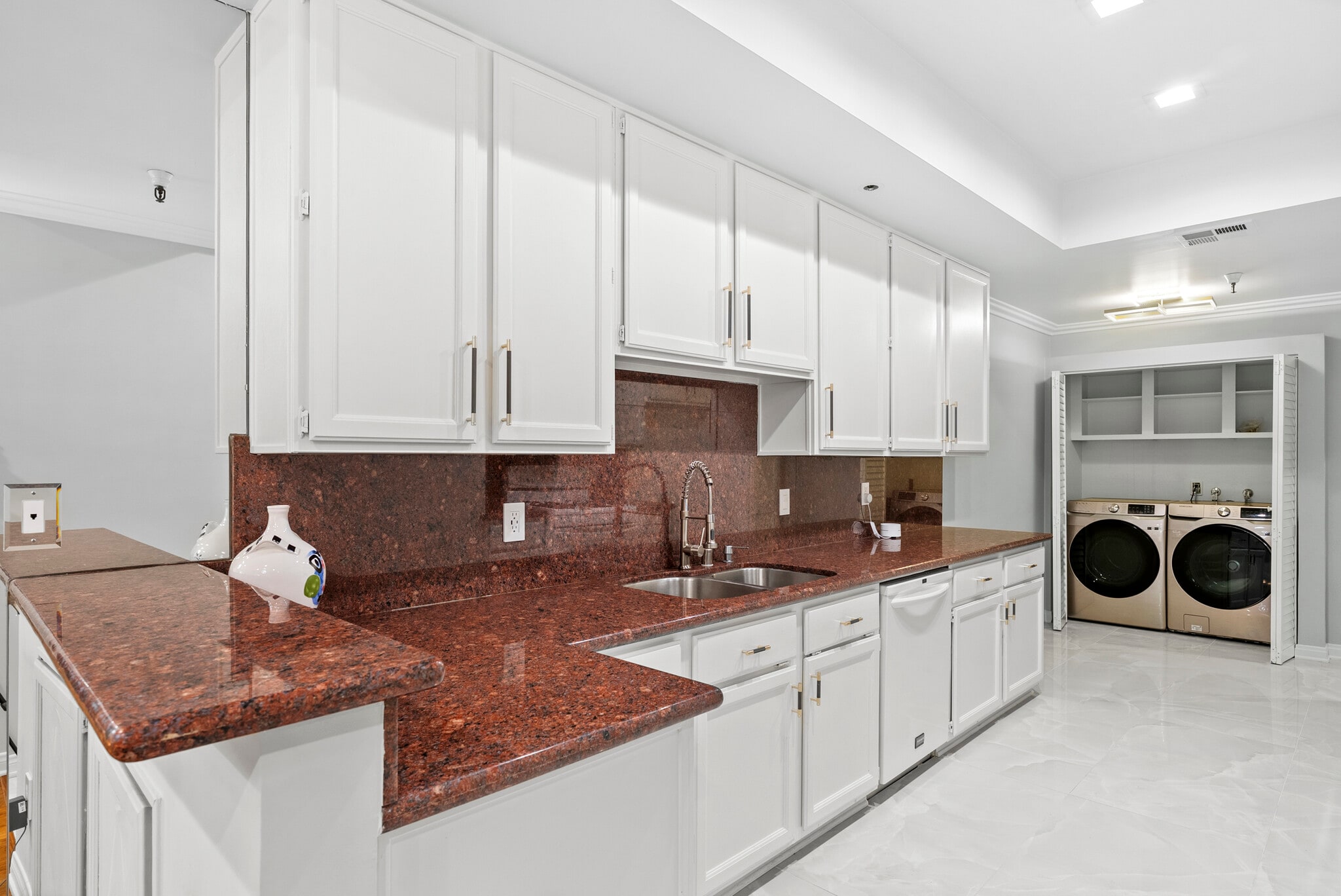 Building Photo - 14630 Dickens St