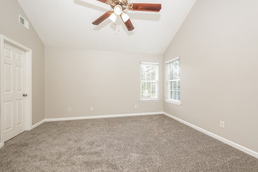 Building Photo - 1505 Chestnut Oak Dr