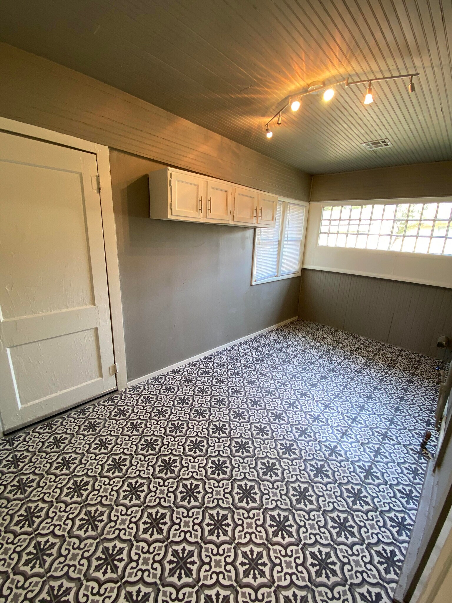 Building Photo - 164 S 36th West Ave