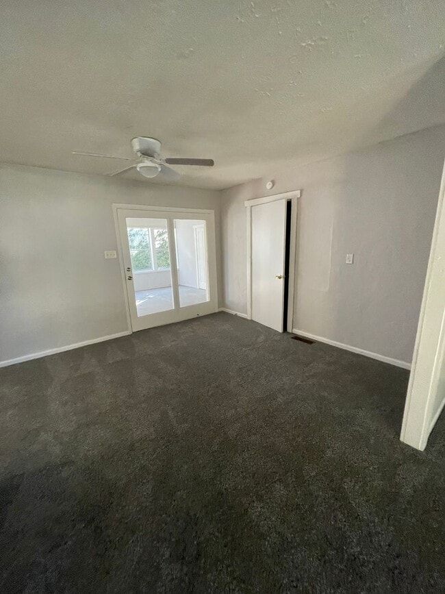 Building Photo - Eagledale - 4 bedroom home.