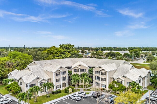 Building Photo - 2803 N Oakland Forest Dr