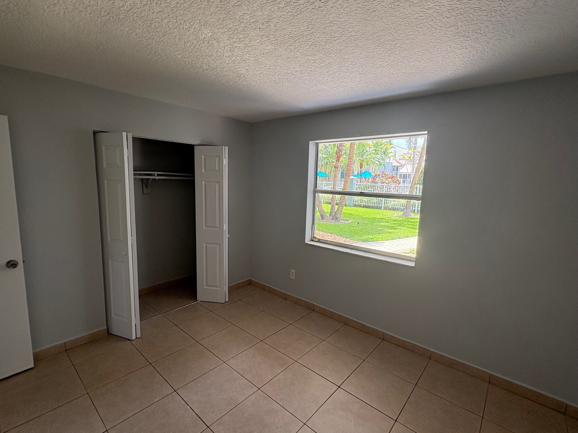 Building Photo - 4600 SW 67th Ave